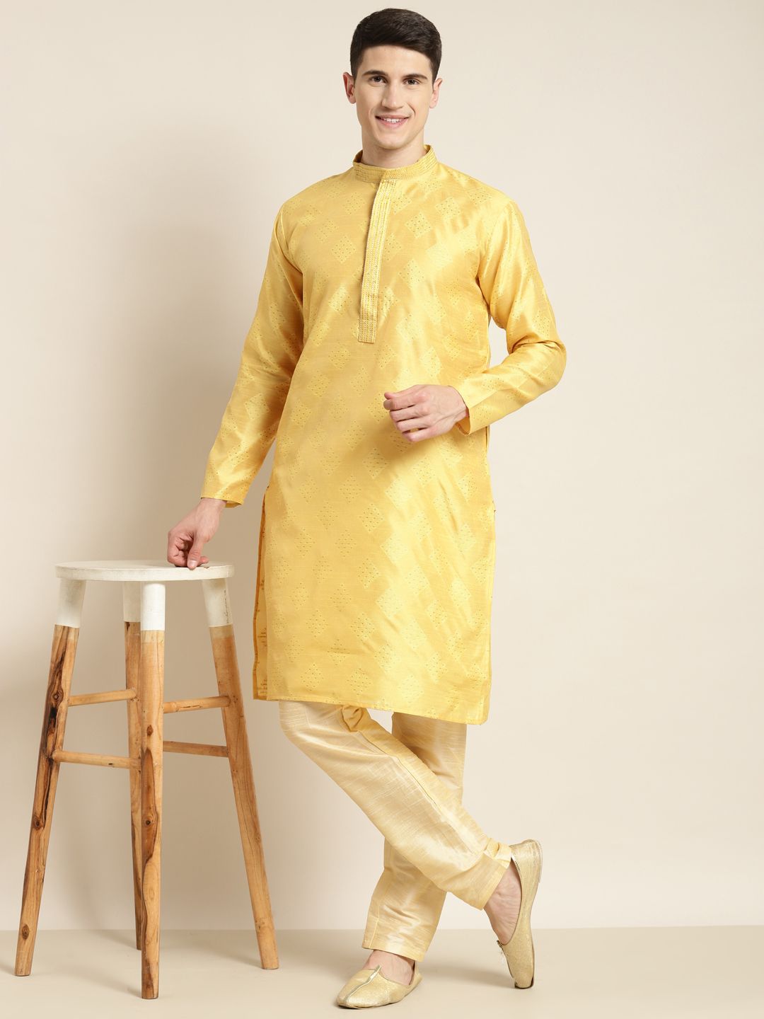 SOJANYA Kurta Motif Etnik Kuning & Emas Lelaki