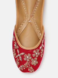 House of Pataudi Women Embellished Ethnic Mojaris Flats