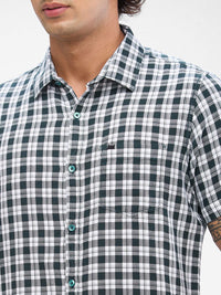 SPYKAR Men Micro Checks Spread Collar Slim Fit Casual Shirt