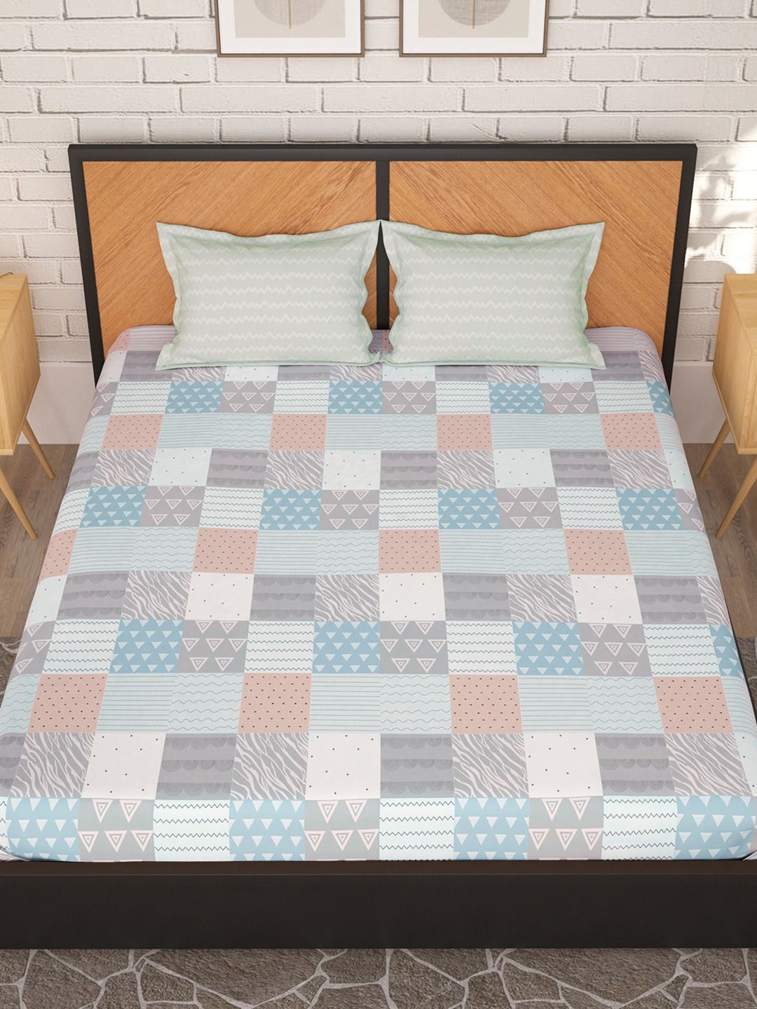 Story@home Peach & White Geometric 180 TC Queen Bedsheet with 2 Pillow Covers