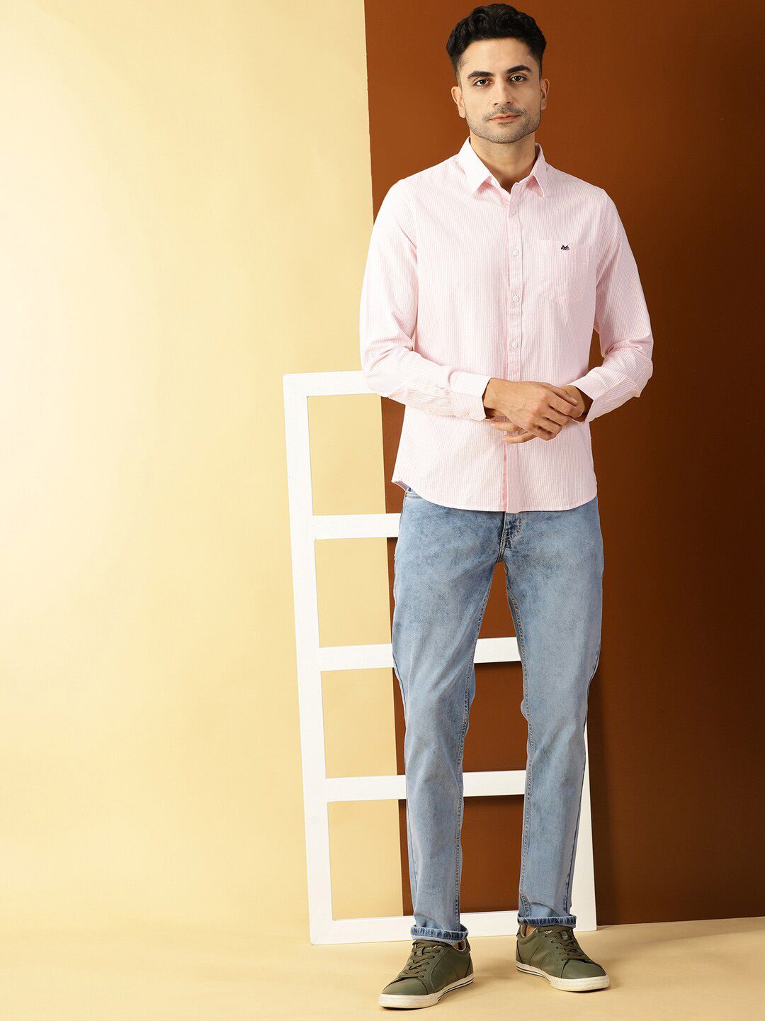 Thomas Scott Smart Slim Fit Vertical Stripes Pure Cotton Casual Shirt