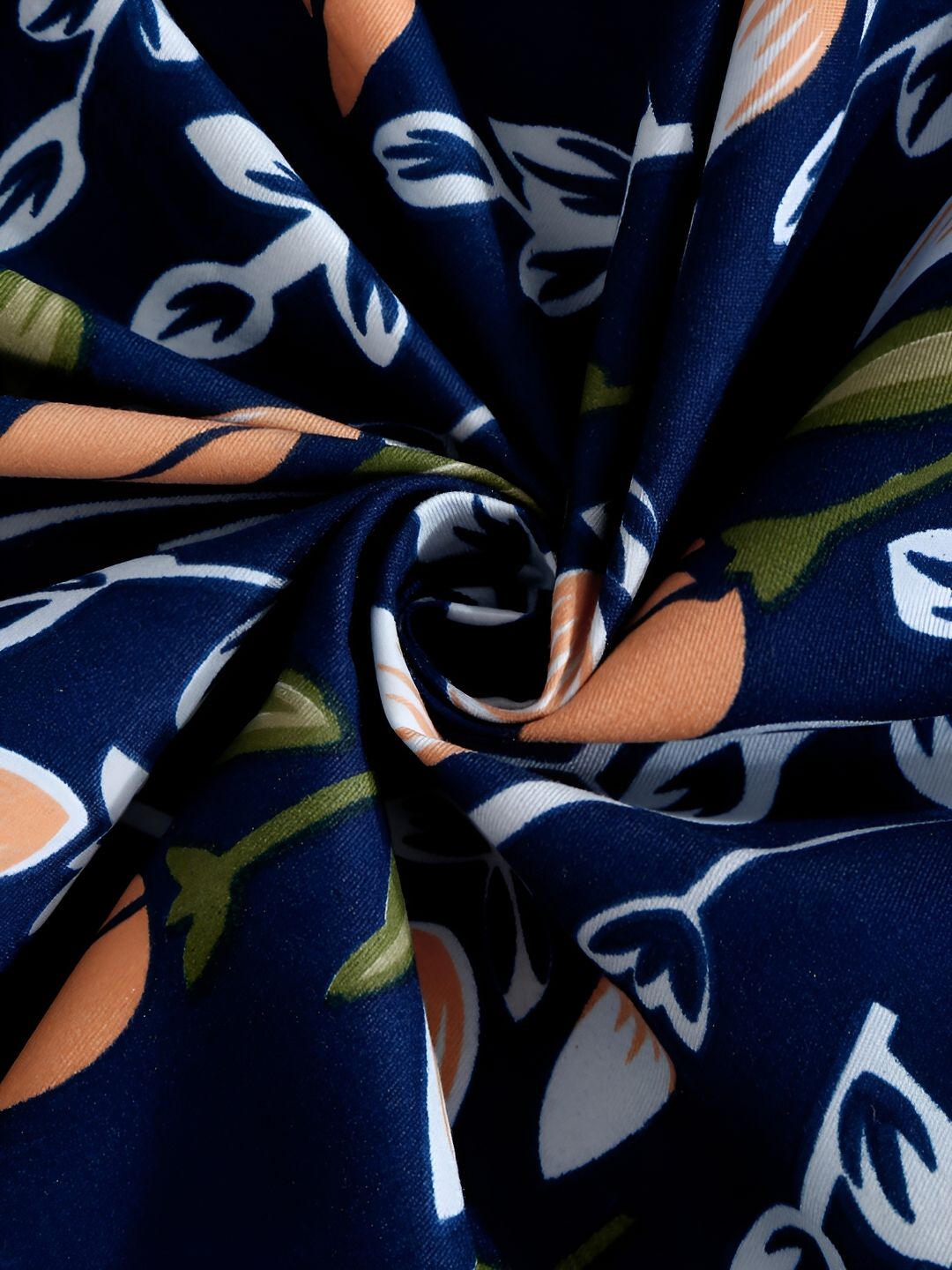 KLOTTHE Navy Blue Floral Printed 300TC Super King Bedsheet With 2 Pillow Covers