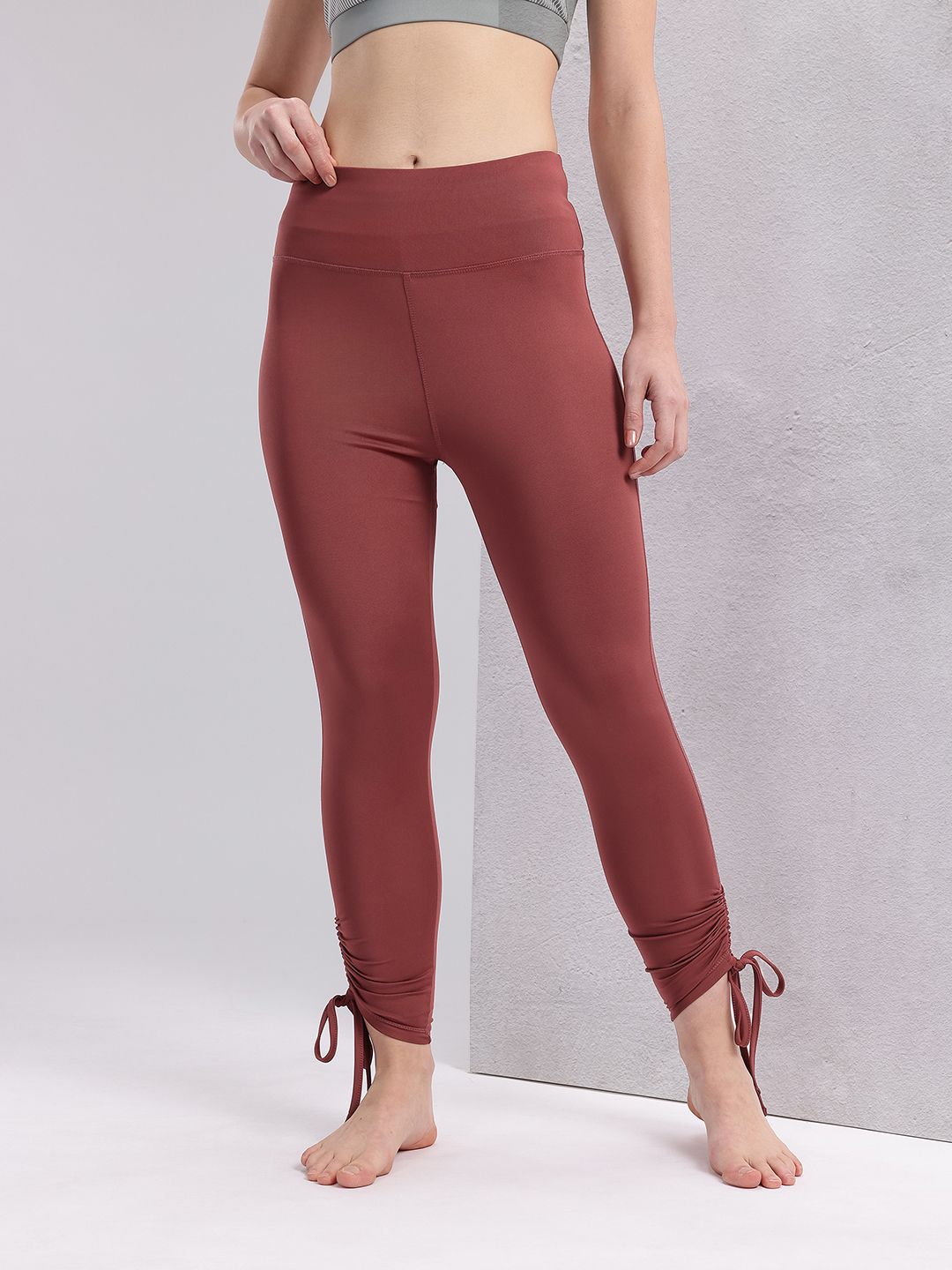 HRX by Hrithik Roshan Women Ruched Cropped Yoga Tights With Tie-Ups