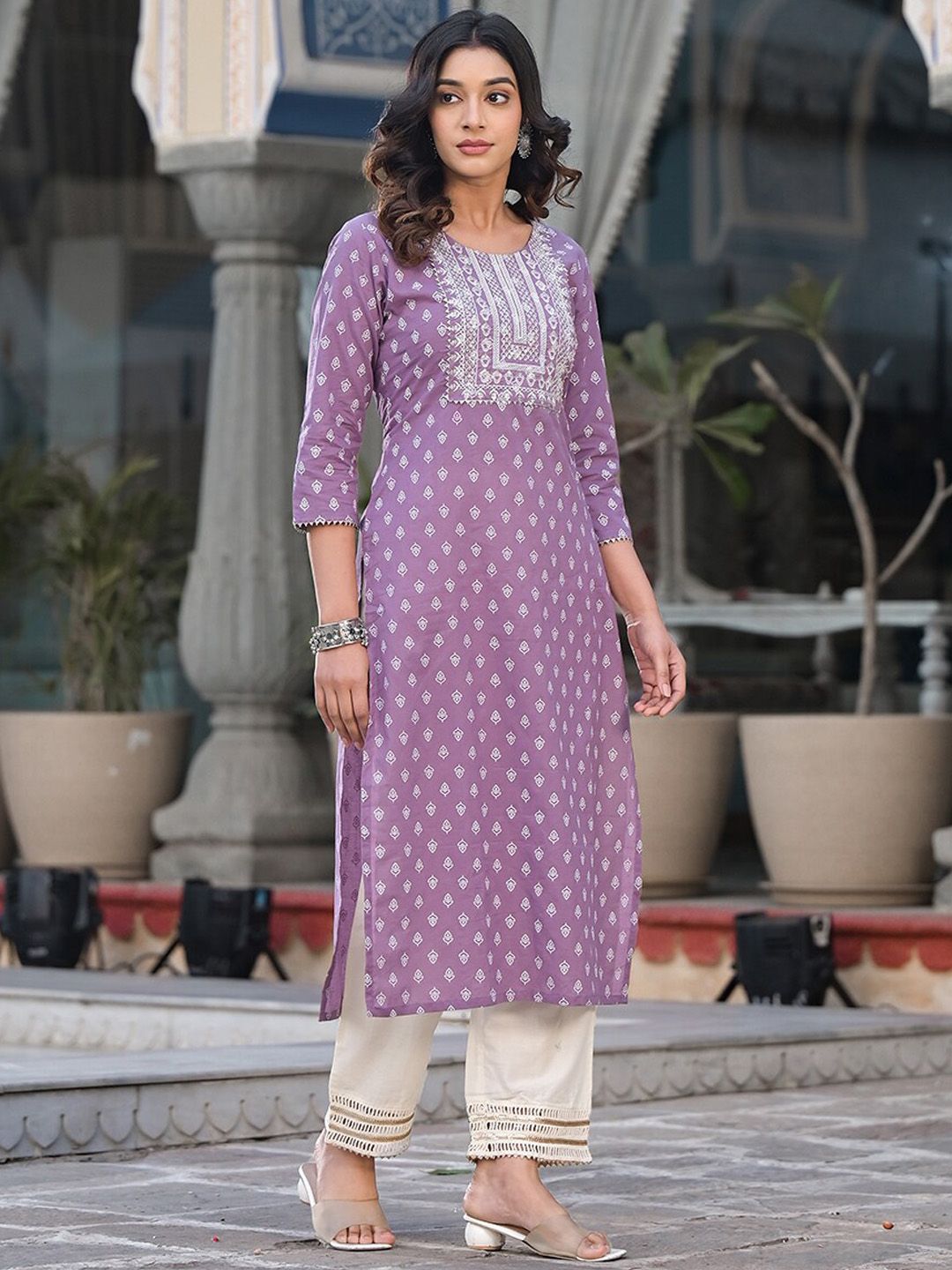 Varanga Ethnic Motifs Printed Sequinned Cotton Straight Kurta