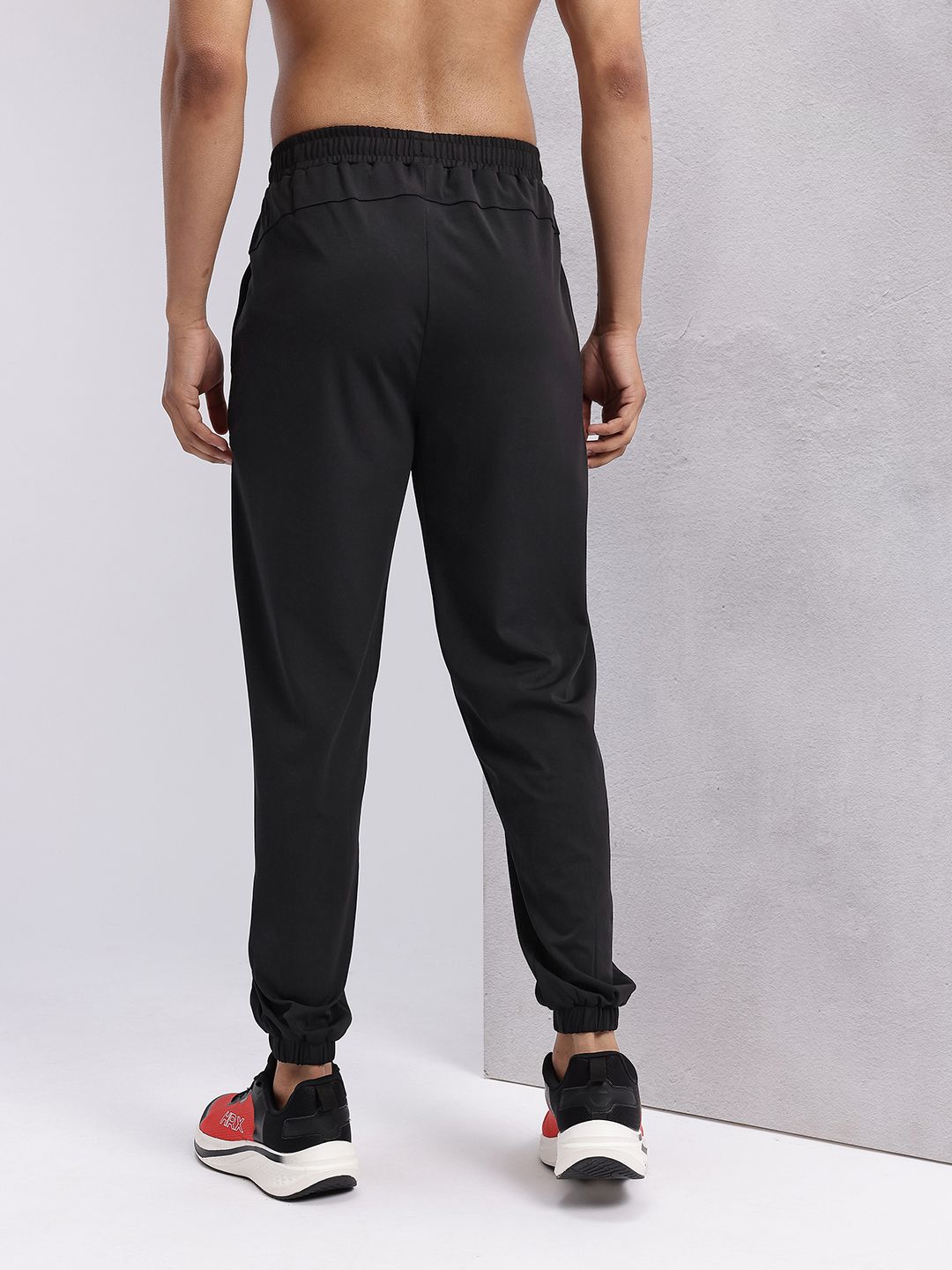 HRX by Hrithik Roshan Men Rapid-Dry Mid-Rise Regular Fit Training Joggers