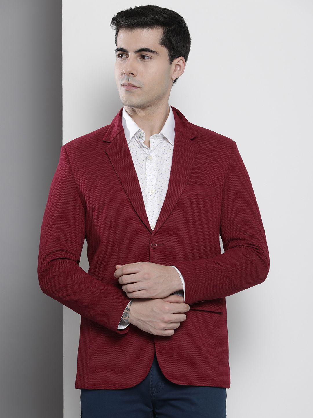 The Indian Garage Co Men Self Design Slim-Fit Single-Breasted Blazer