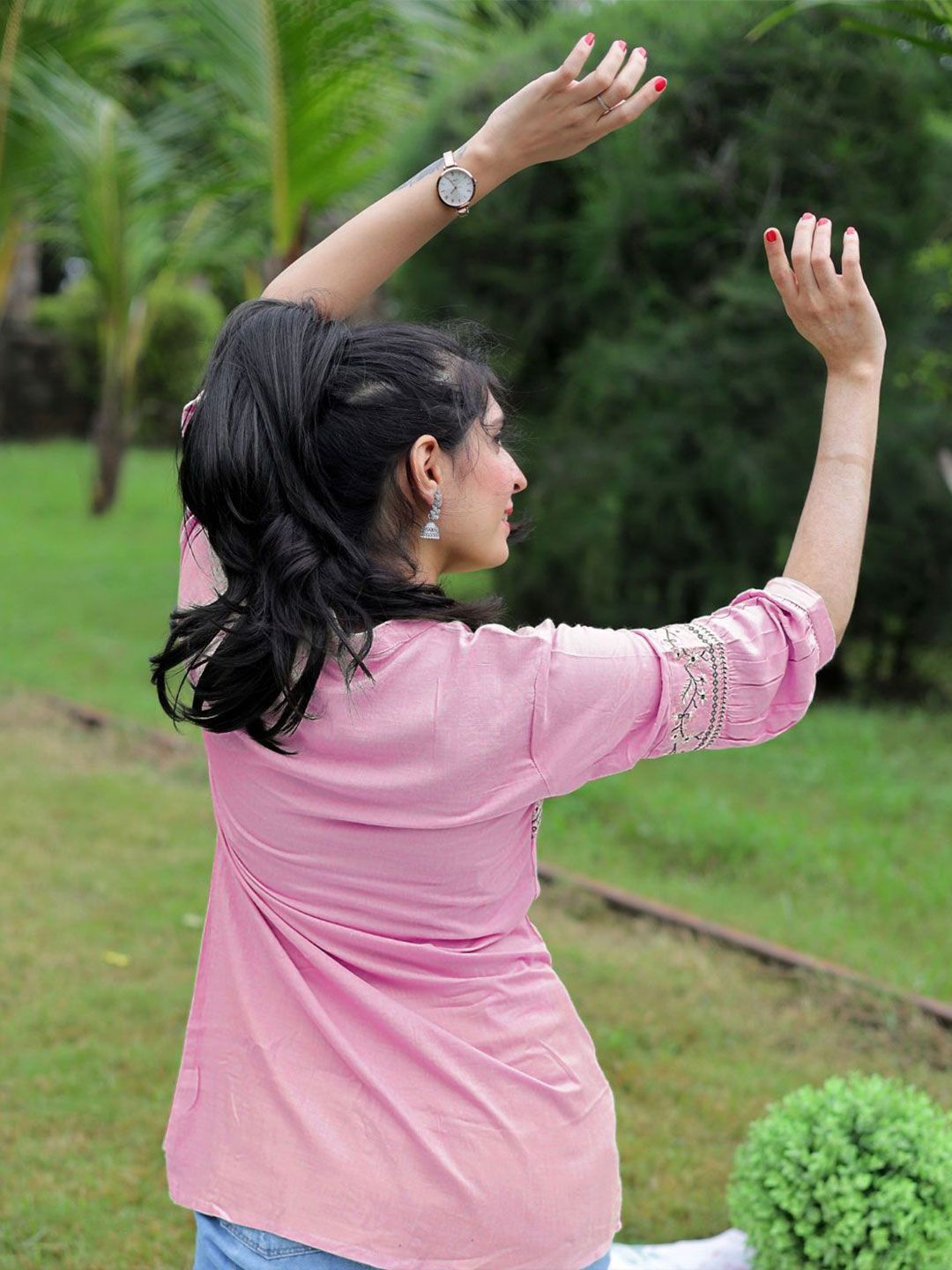 KALINI Ethnic Motifs Embroidered Kurti