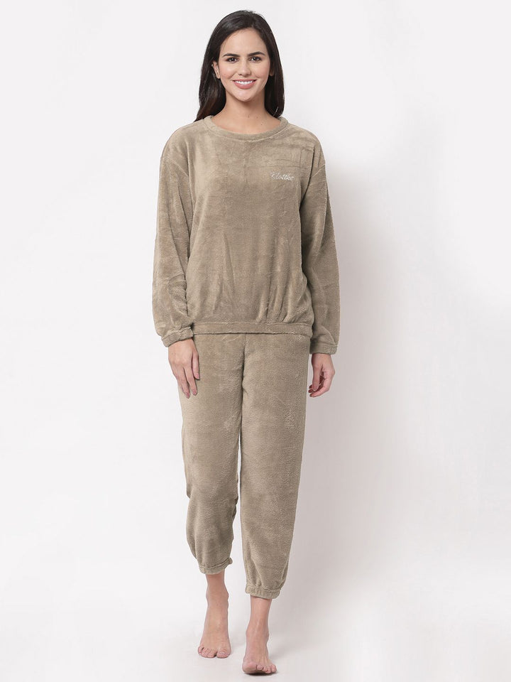 KLOTTHE Women Solid Long Sleeve Wool Night Suit