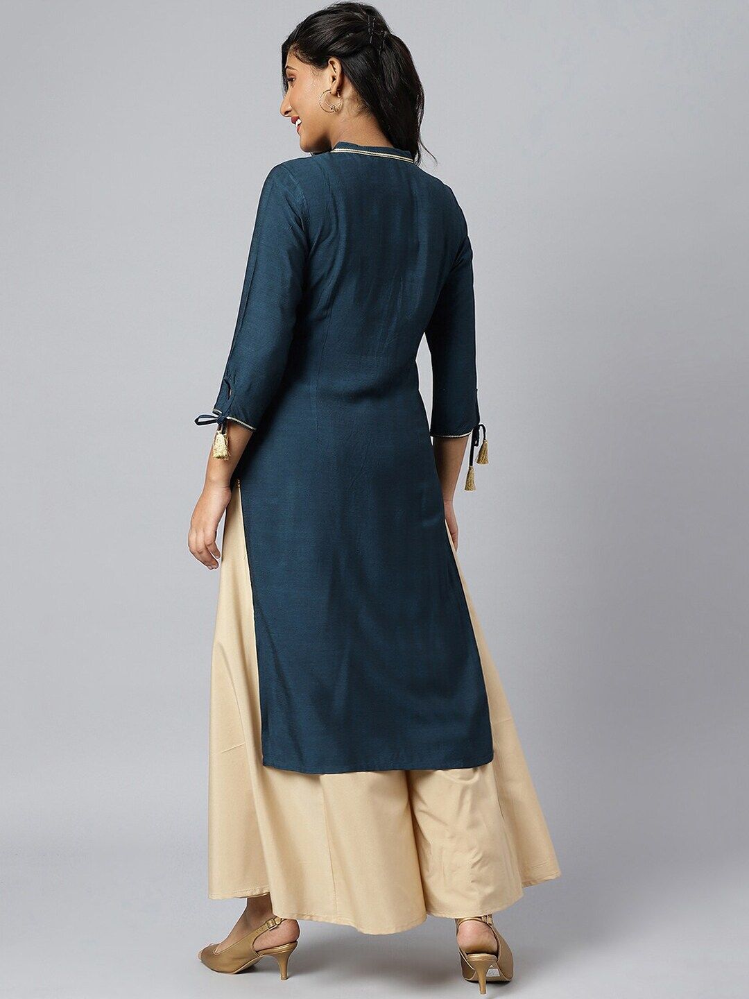 AURELIA Women Teal & Gold-Toned Yoke Design Thread Work Kurta