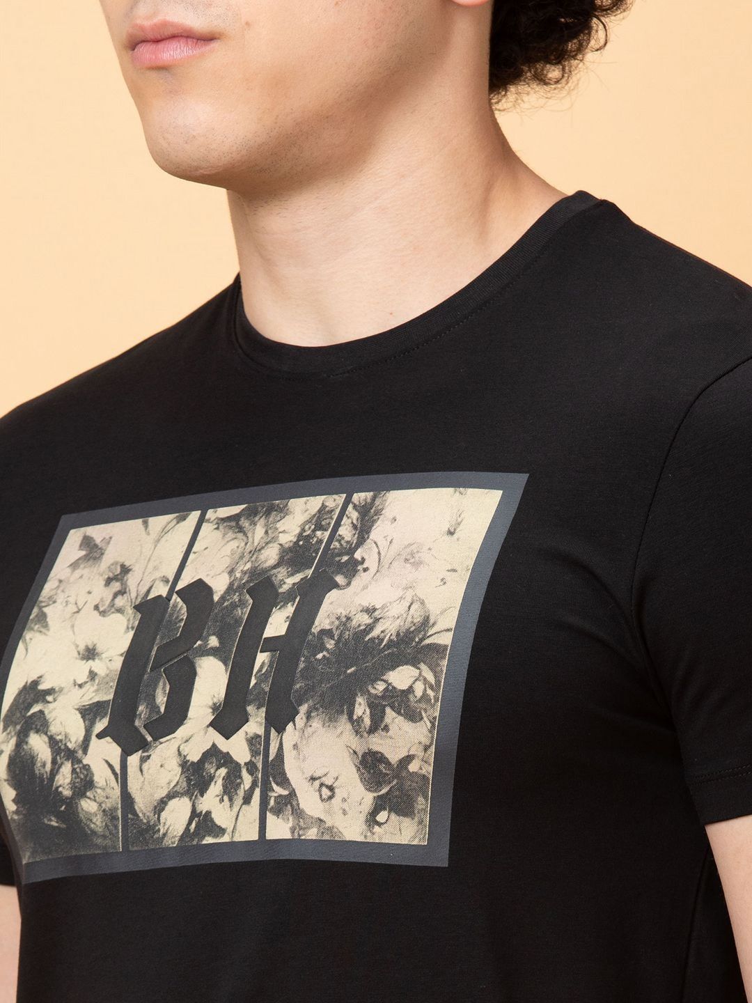 Being Human Men Printed Pockets T-shirt