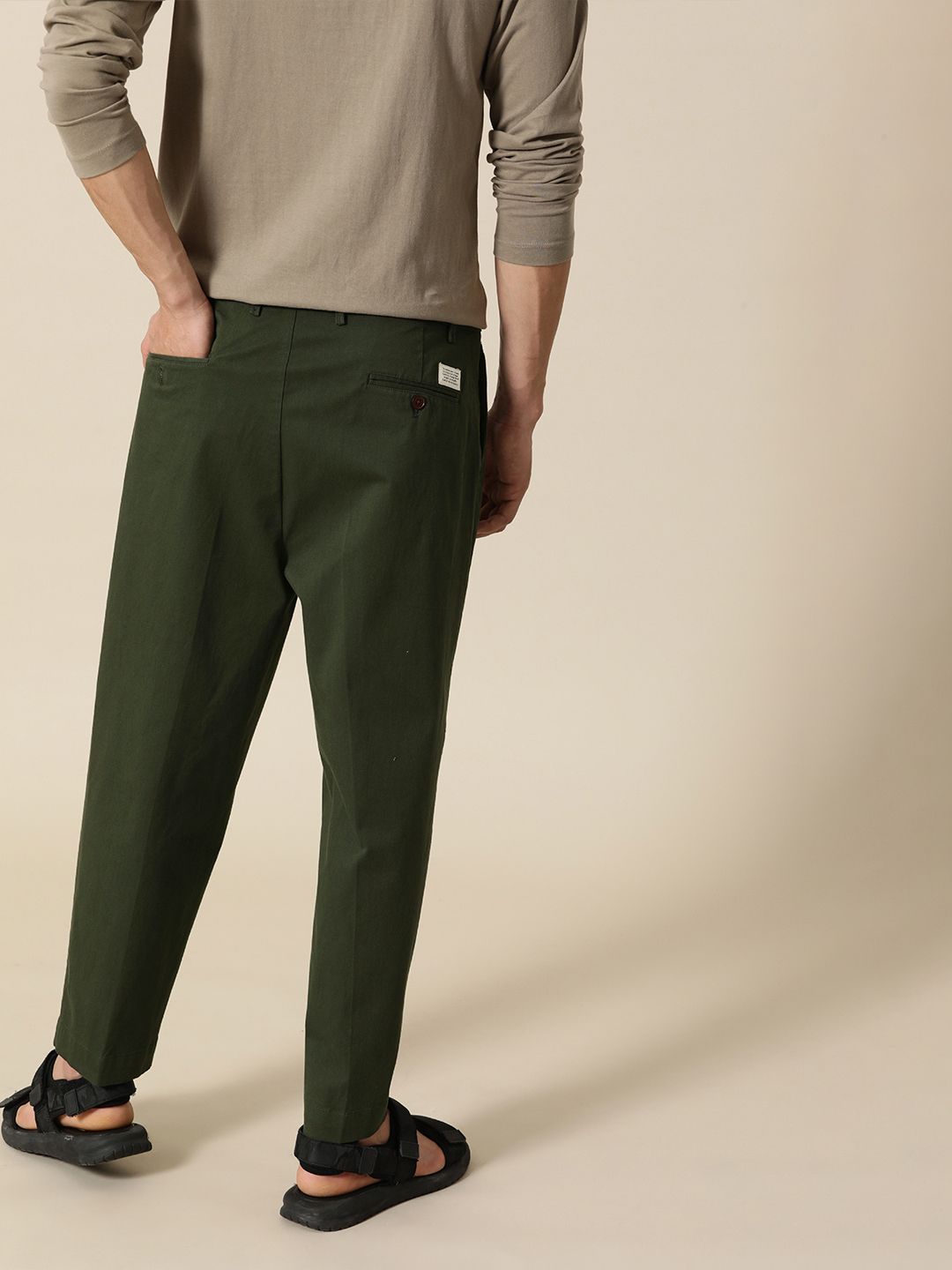 Mr Bowerbird Men Green Solid Oversized Fit Mid-Rise Elephant Ankle Woven Pleated Trousers