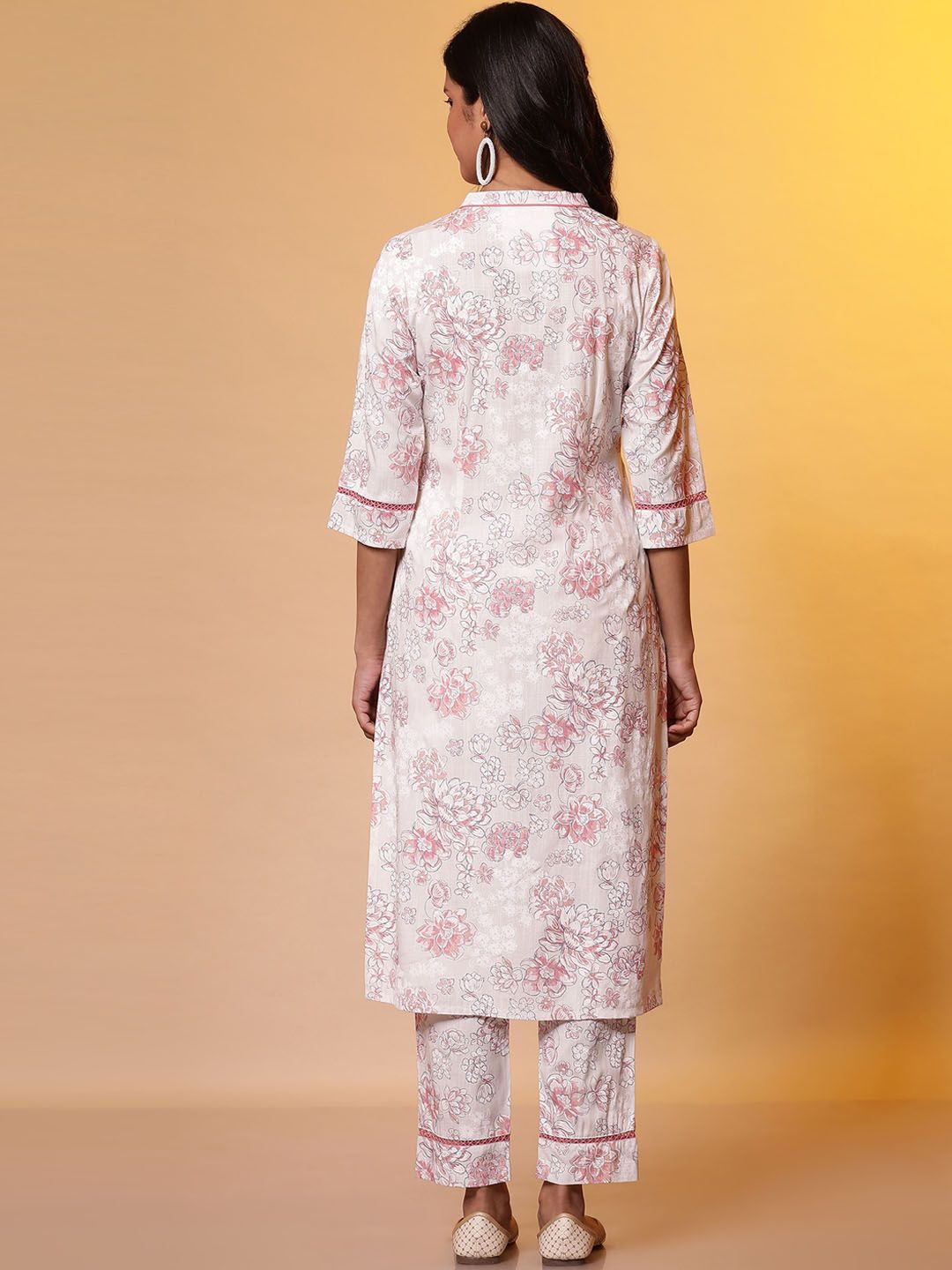 AURELIA Floral Printed Regular Kurta With Trousers