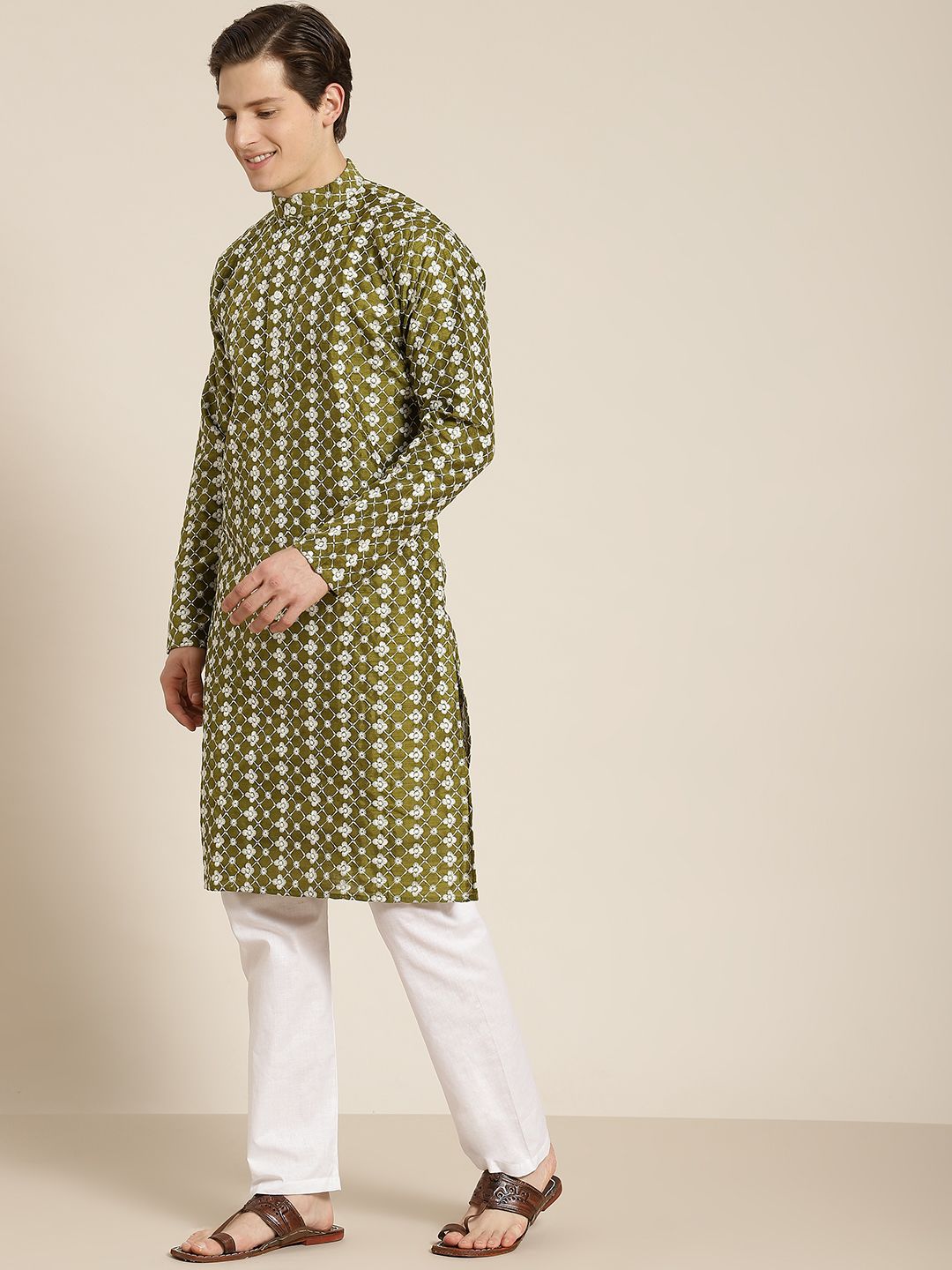 SOJANYA Men Olive Green & White Ethnic Motifs Embroidered Kurta