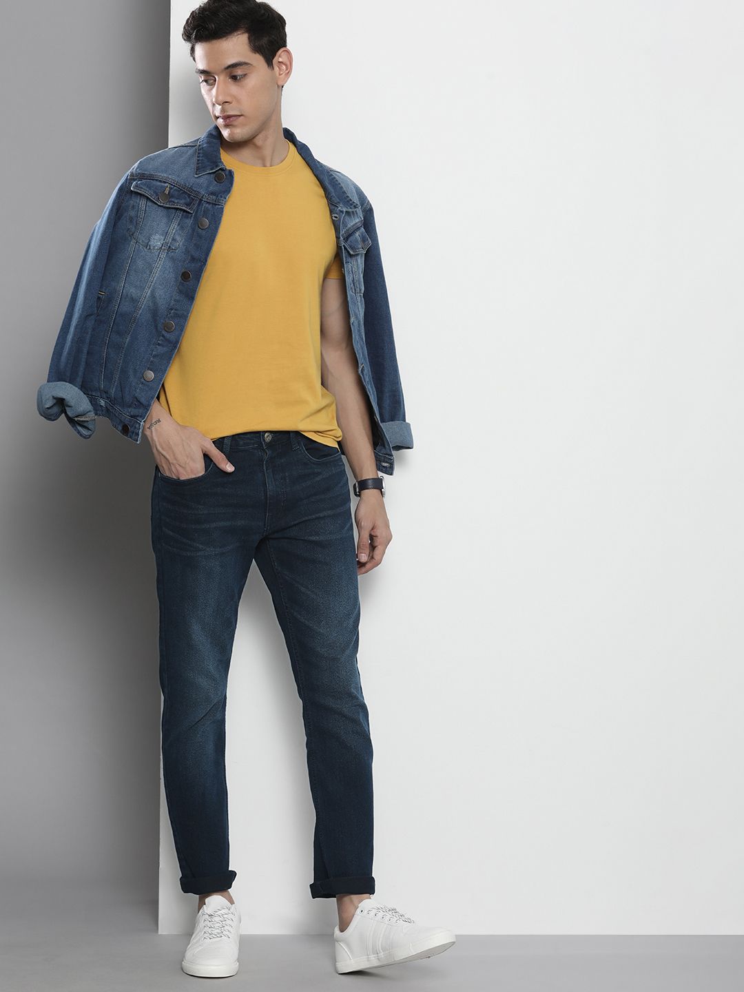 The Indian Garage Co Men Slim Straight Fit Light Fade Jeans