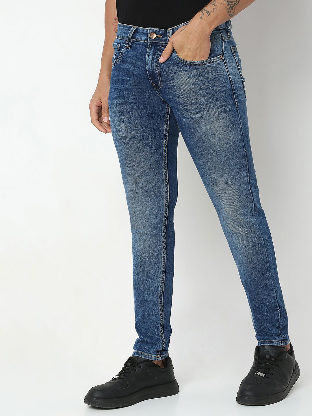SPYKAR Men Slim Fit Low-Rise Light Fade Stretchable Jeans