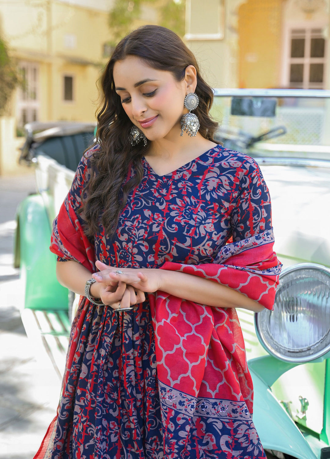 KALINI Women Floral Printed Regular Kurta with Trousers & With Dupatta