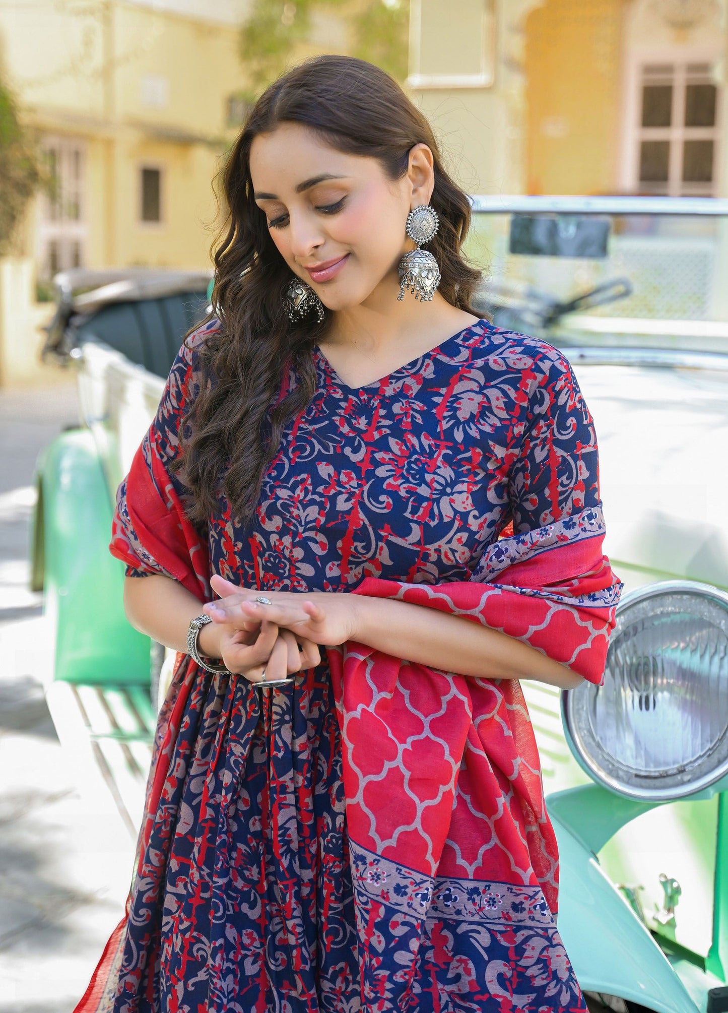 KALINI Women Floral Printed Regular Kurta with Trousers & With Dupatta