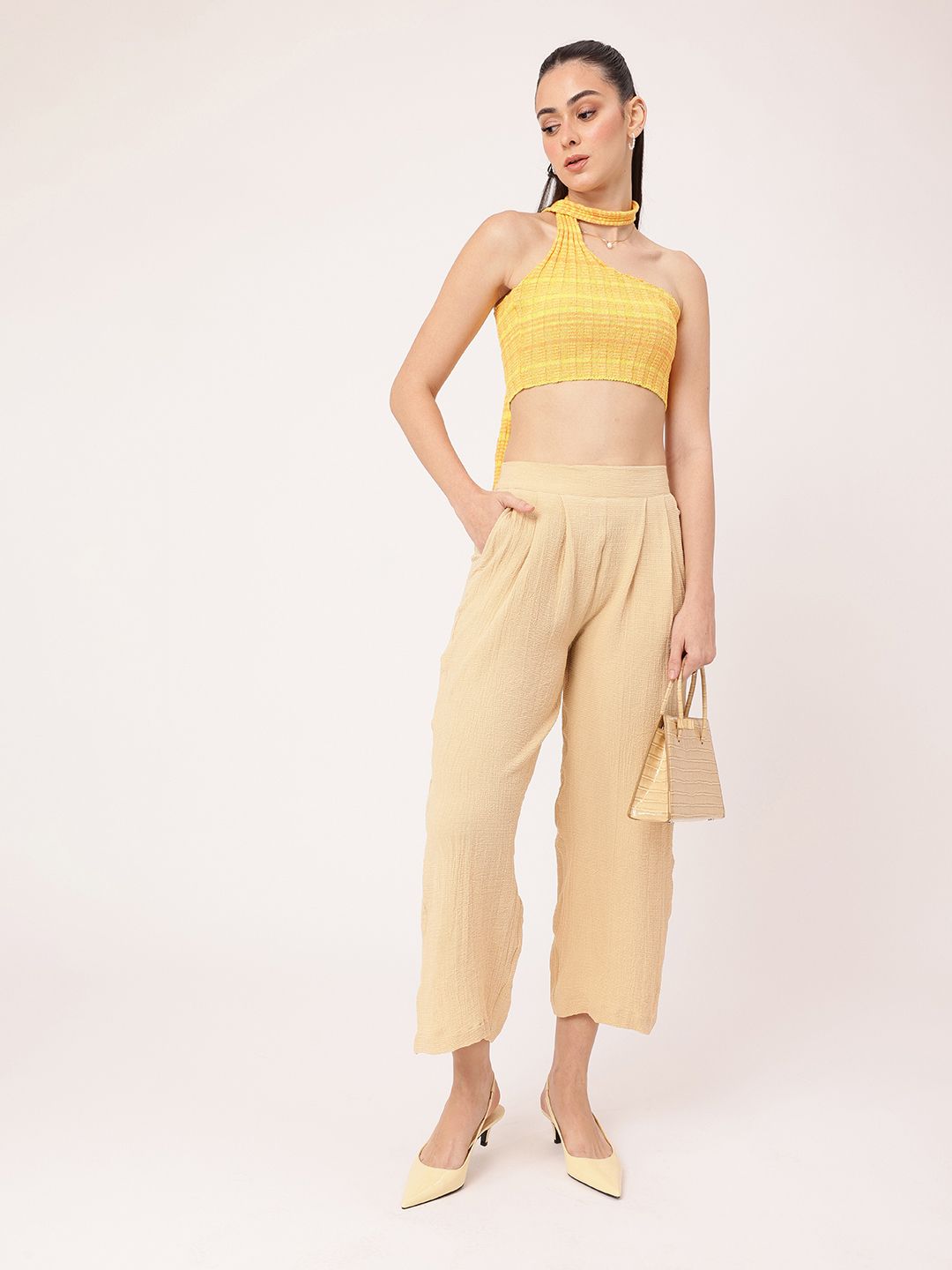 DressBerry Women Street Savvy Seersucker Textured Pleated High-Rise Crop Trousers