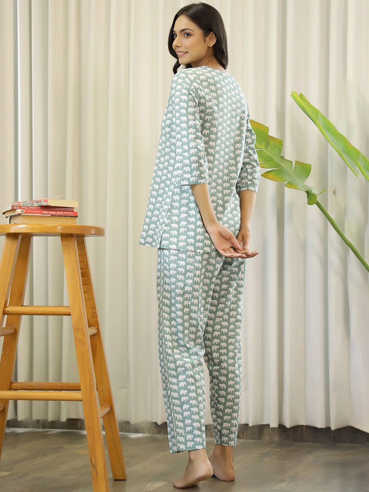 SANSKRUTIHOMES Women Green & White Printed Pure Cotton Night suit