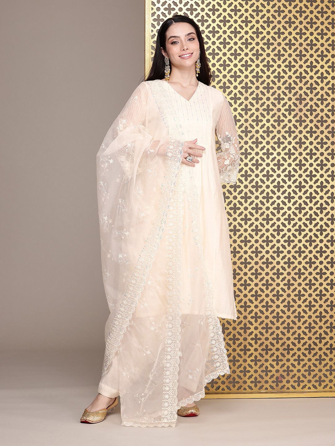 House of Pataudi Yoke Design Regular Sequinned Jashn Kurta with Patiala & Dupatta