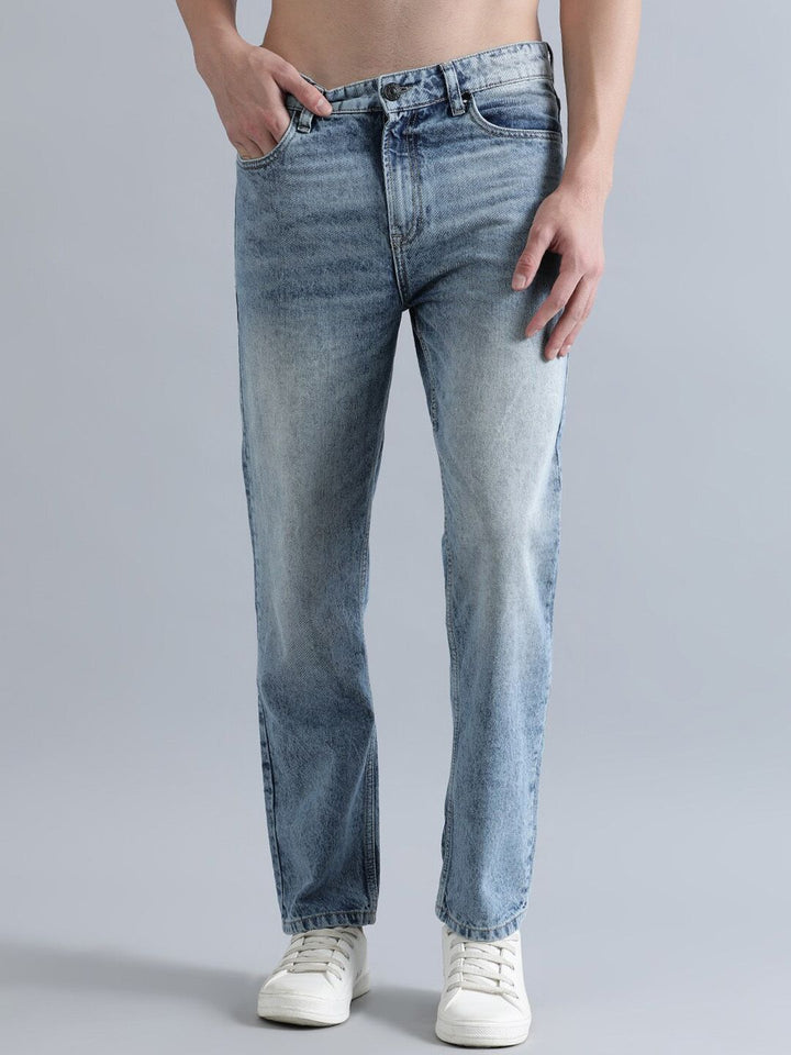 Bene Kleed Men Relaxed Fit Mid-Rise Clean Look Light Fade Cotton Jeans