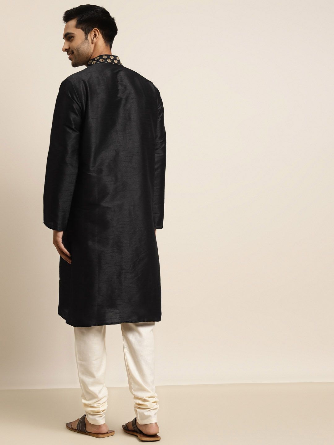 SOJANYA Lelaki Hitam Solid Kurta Lurus