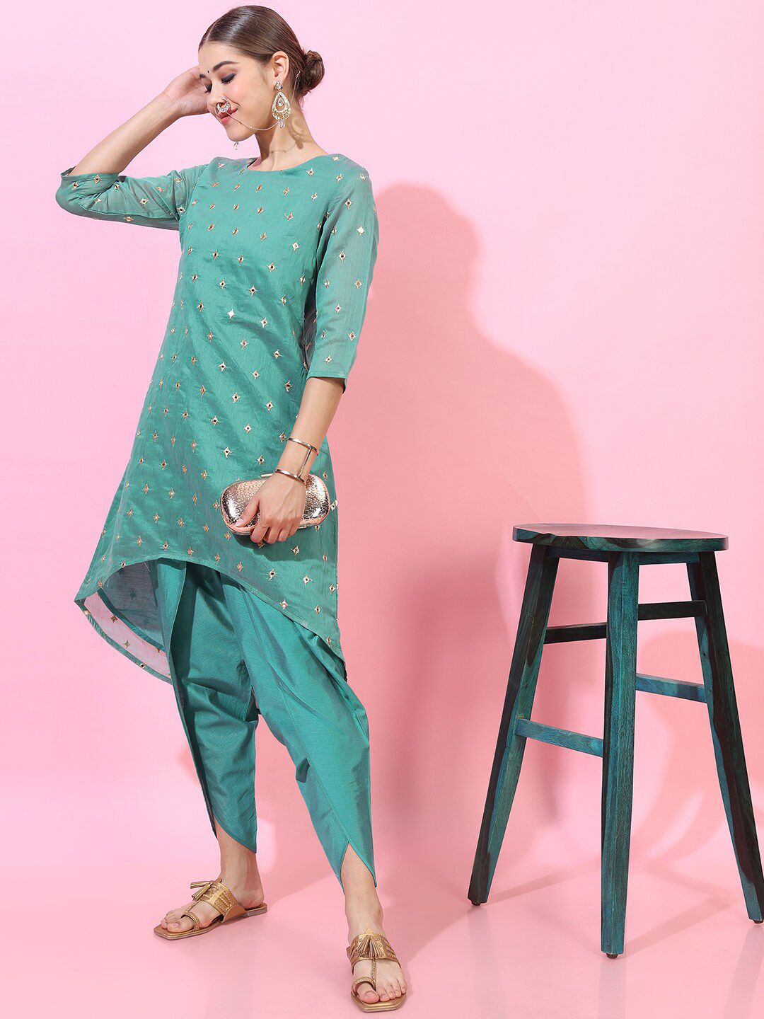 Vishudh Women Turquoise Blue Embroidered Kurta Set