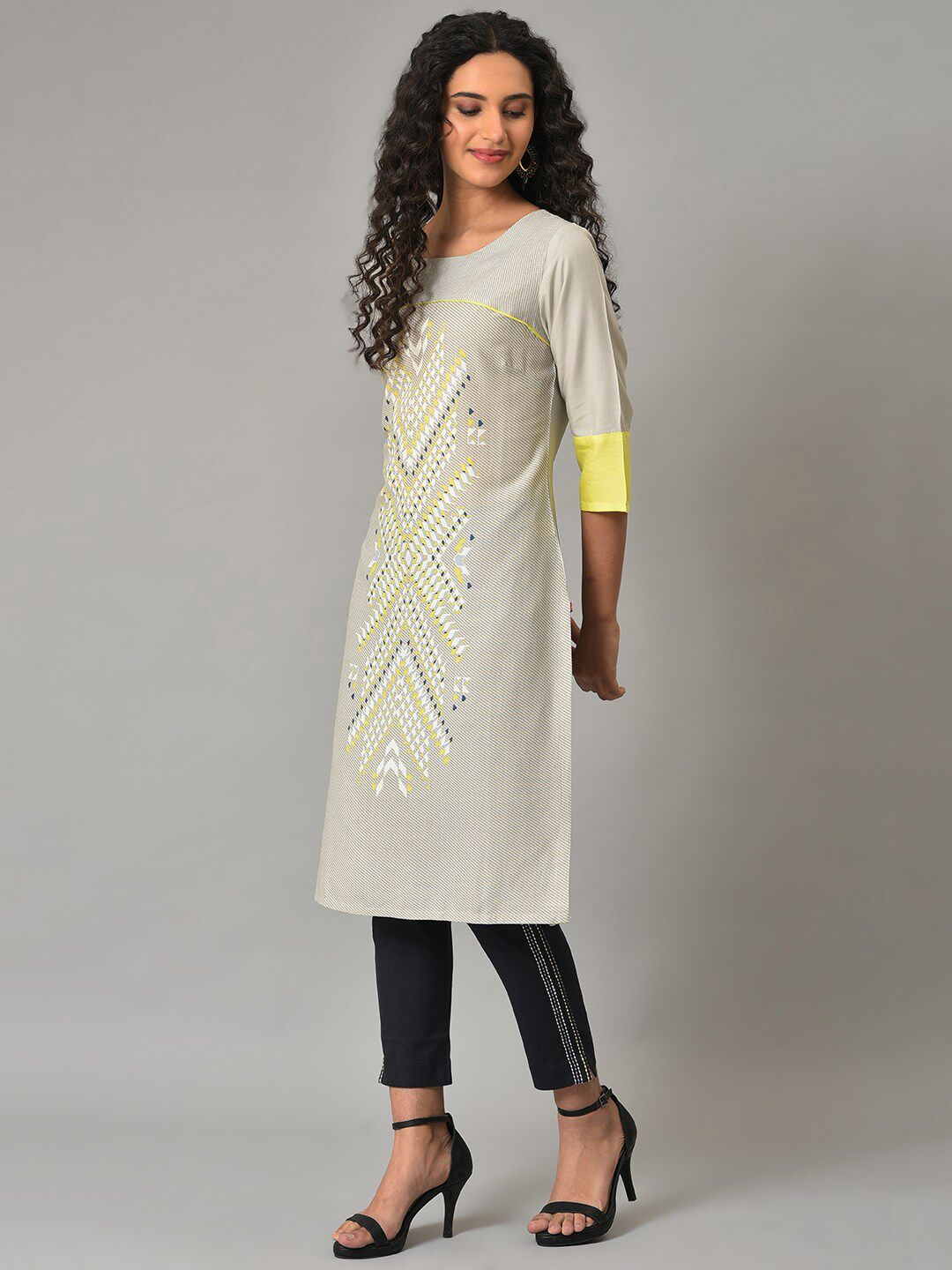 W Geometric Printed Straight Kurta