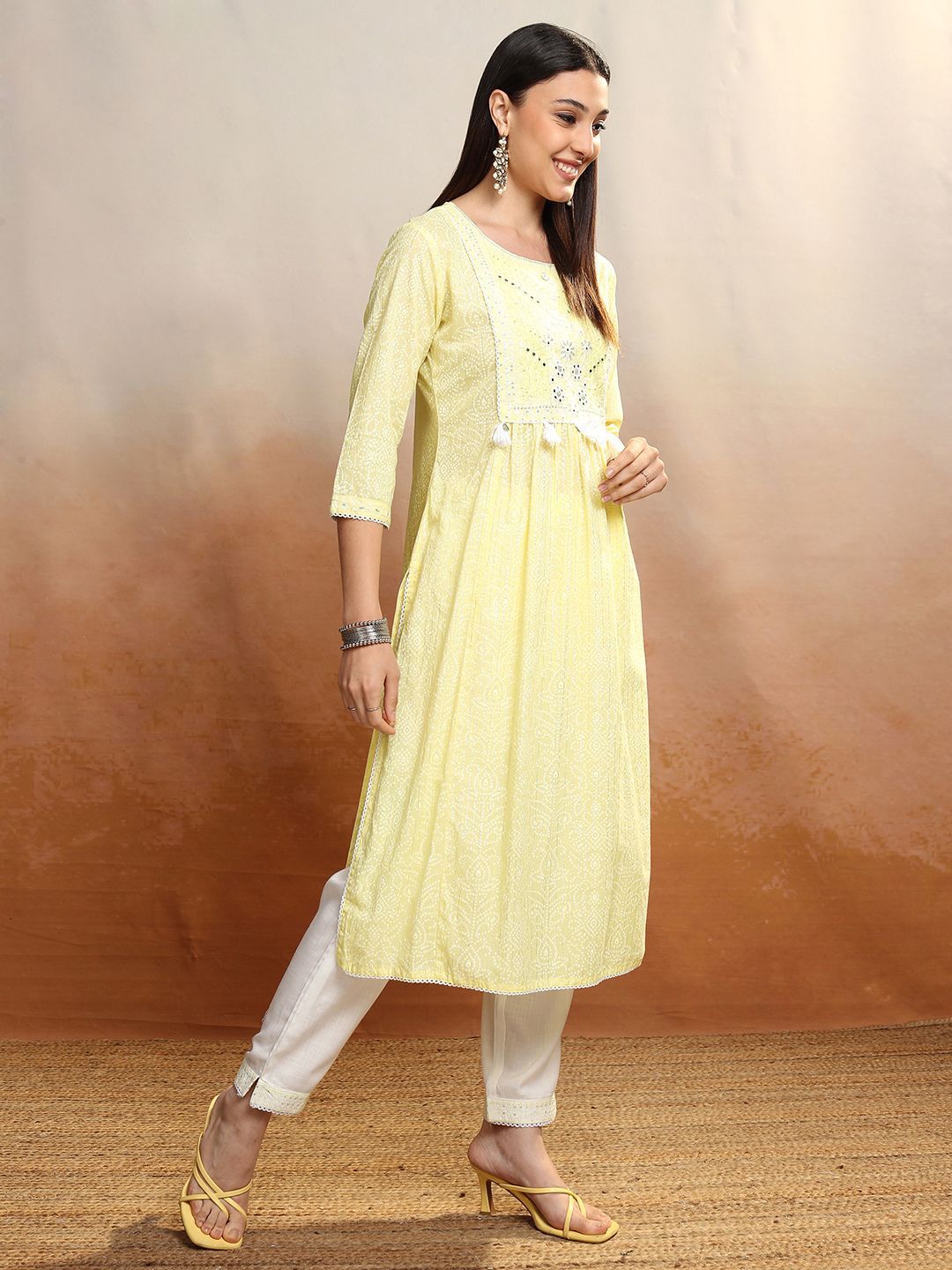 Vishudh Women Bandhani Printed Regula Pure Cotton Kurta with Trousers & With Dupatta