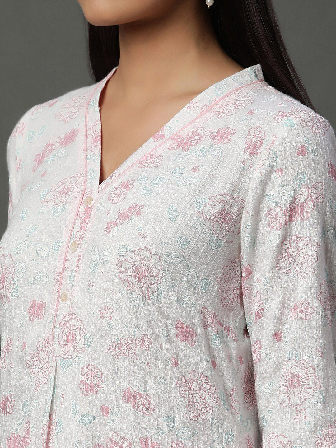 AURELIA  Floral Printed V-Neck Three-Quarter Sleeves Straight Kurta