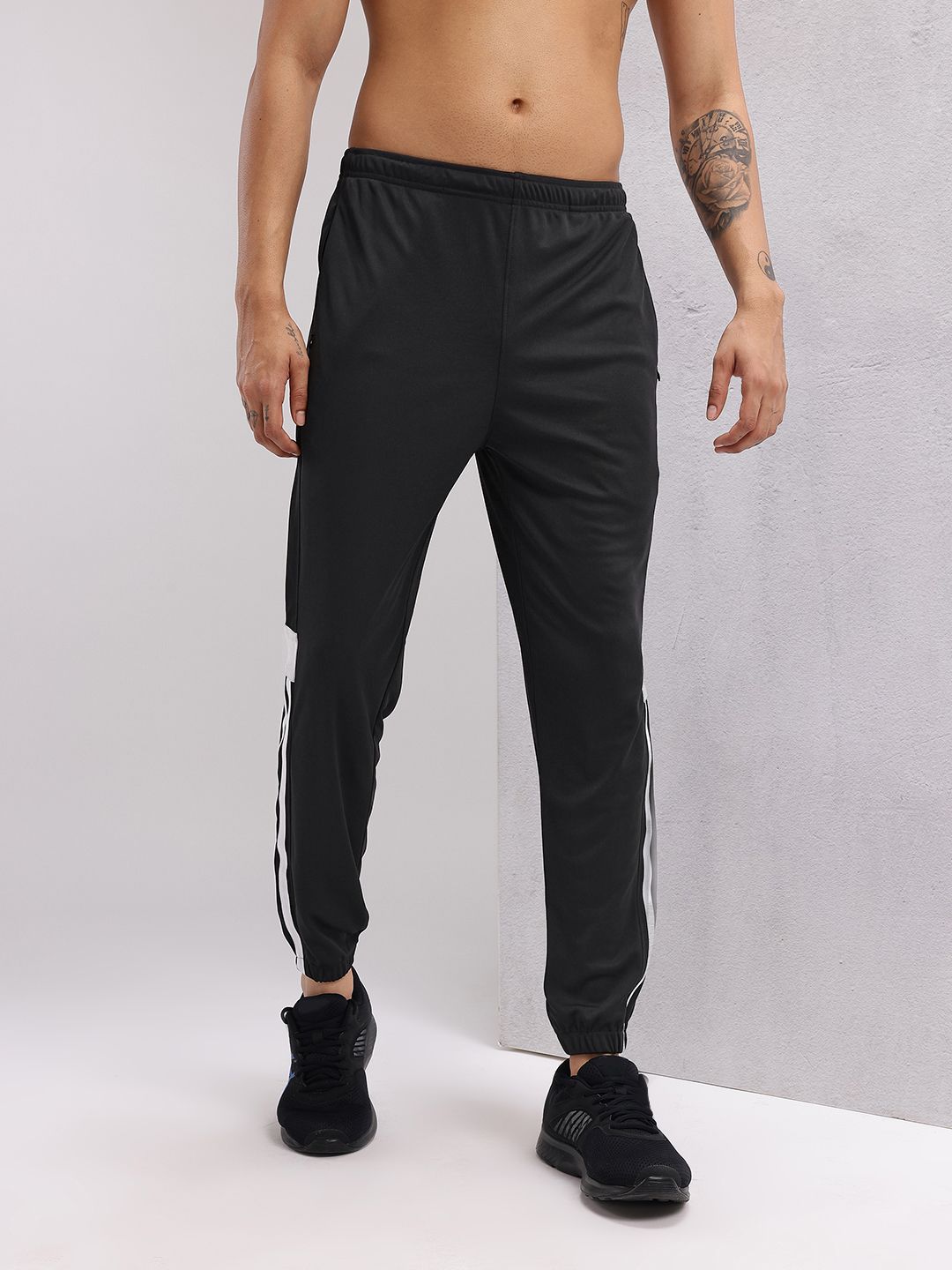 HRX by Hrithik Roshan Men Side Stripes Rapid-Dry Training Joggers
