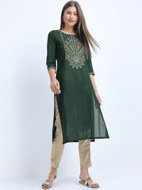 Vishudh Women Green Geometric Embroidered Straight Kurta