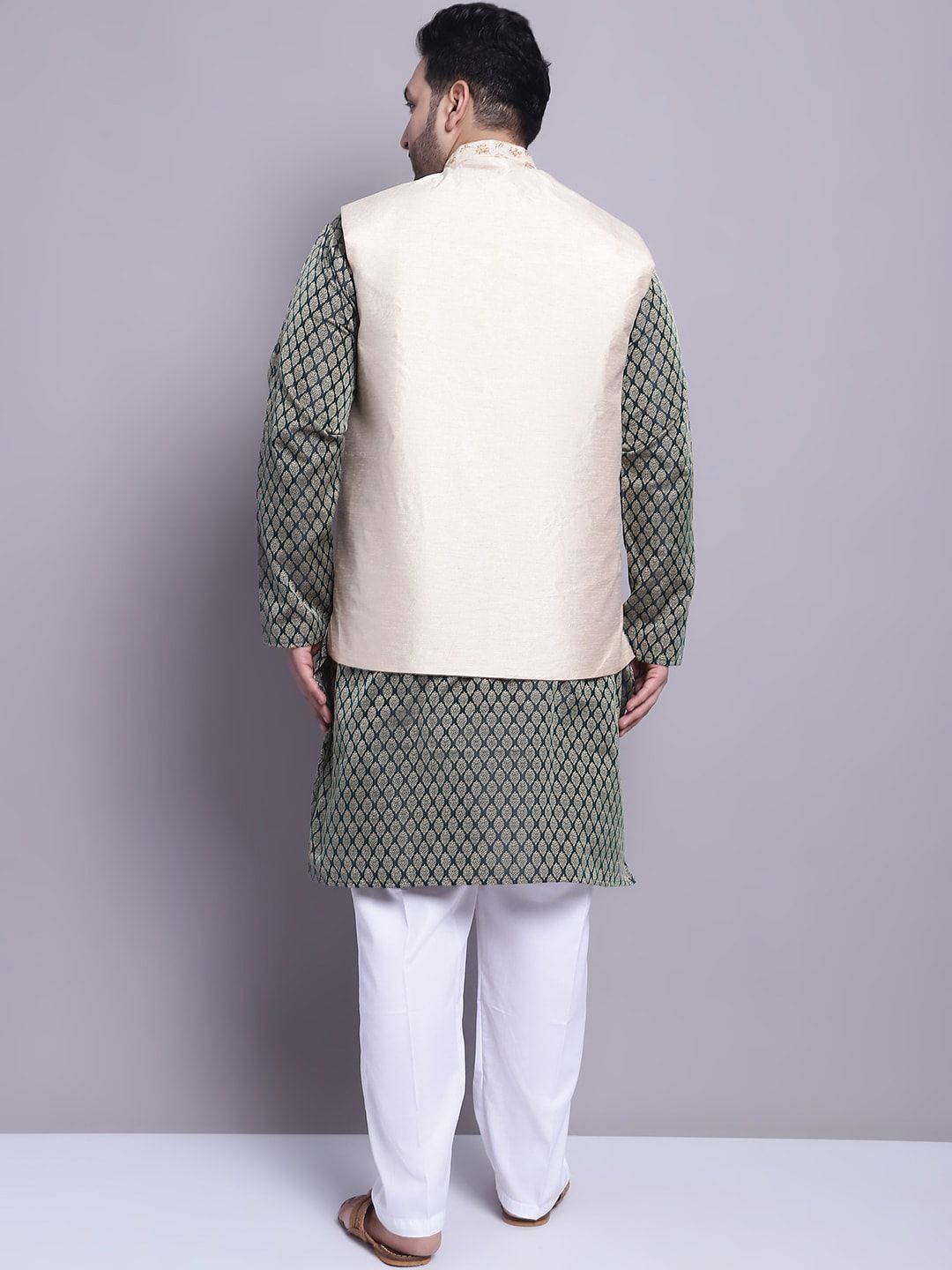 SOJANYA PLUS Woven Design Kurta & Pyjama With Nehrujacket
