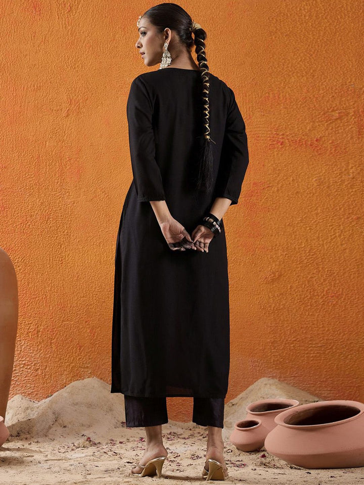 Indo Era Floral Embroidered Thread Work Straight Kurta