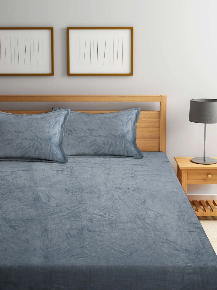 Moda Rapido X KLOTTHE Solid 300 TC Woolen King Bedsheet with 2 Pillow Covers-250X225 cm