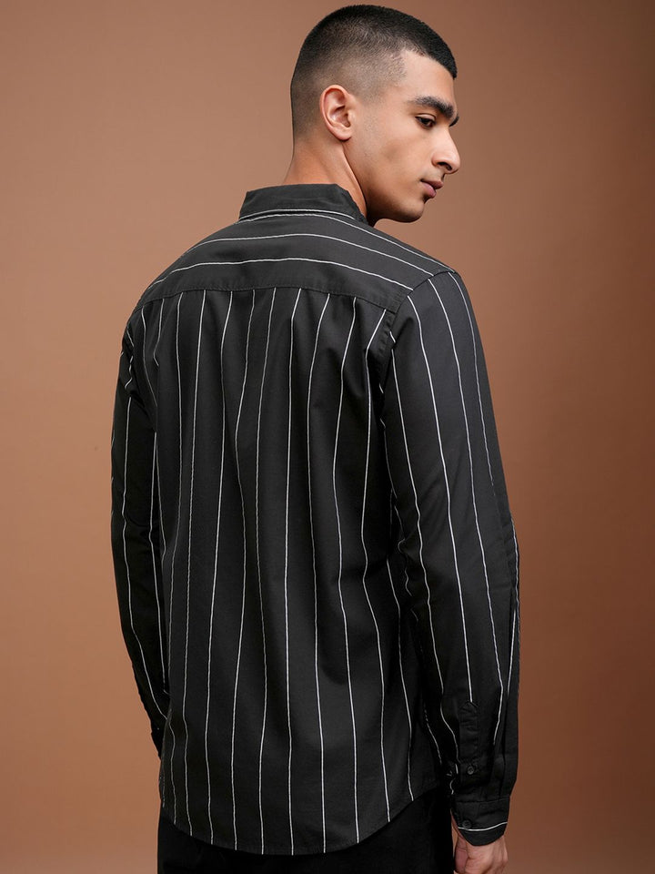 HIGHLANDER Men Black Slim Fit Striped  Cotton Casual Shirt