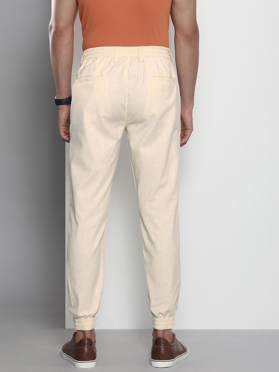 The Indian Garage Co Men Off White Slim Fit Joggers Trousers