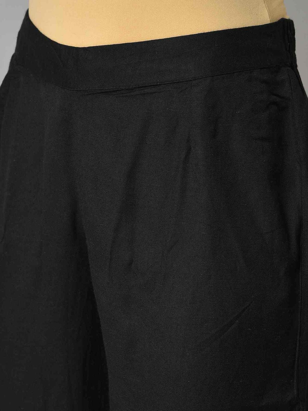 W Women Colourblocked Kurta with Trousers