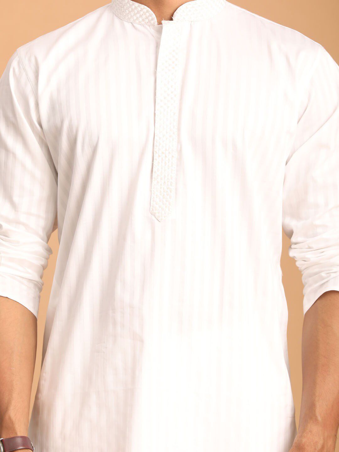 VASTRAMAY Striped Thread Work Kurta with Pyjamas