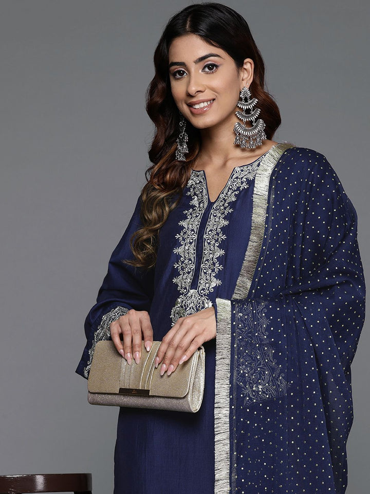 Varanga Women Floral Embroidered Regular Sequinned Kurta with Trousers & With Dupatta