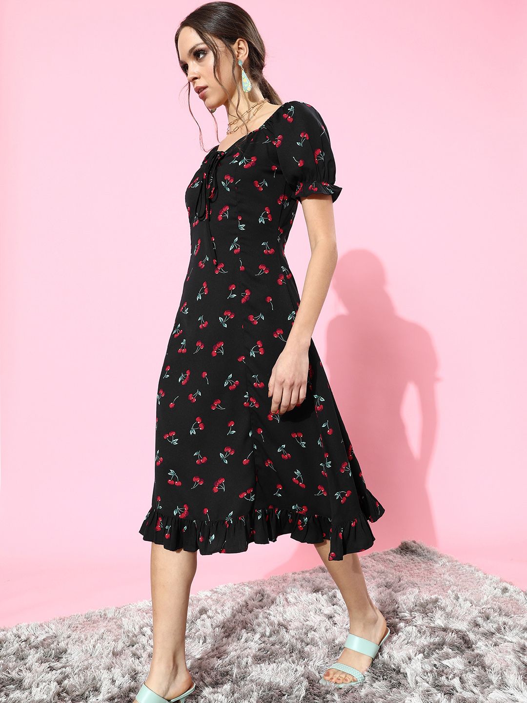 Berrylush Women Stylish Black Conversational Tiered Dress