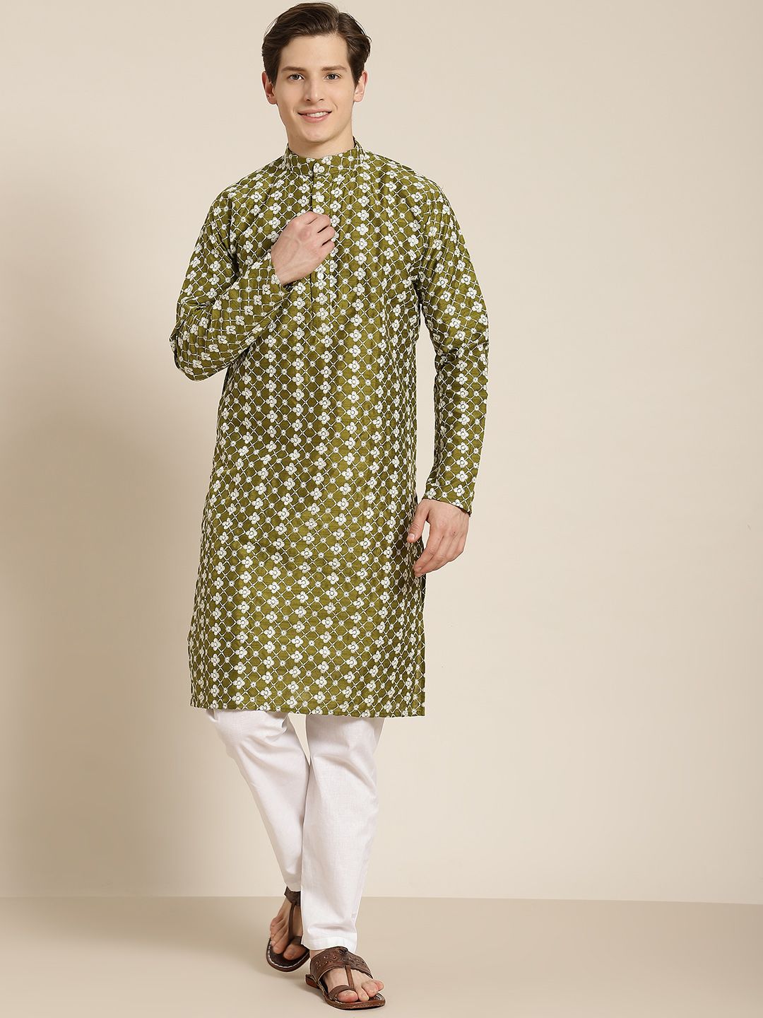 SOJANYA Men Olive Green & White Ethnic Motifs Embroidered Kurta