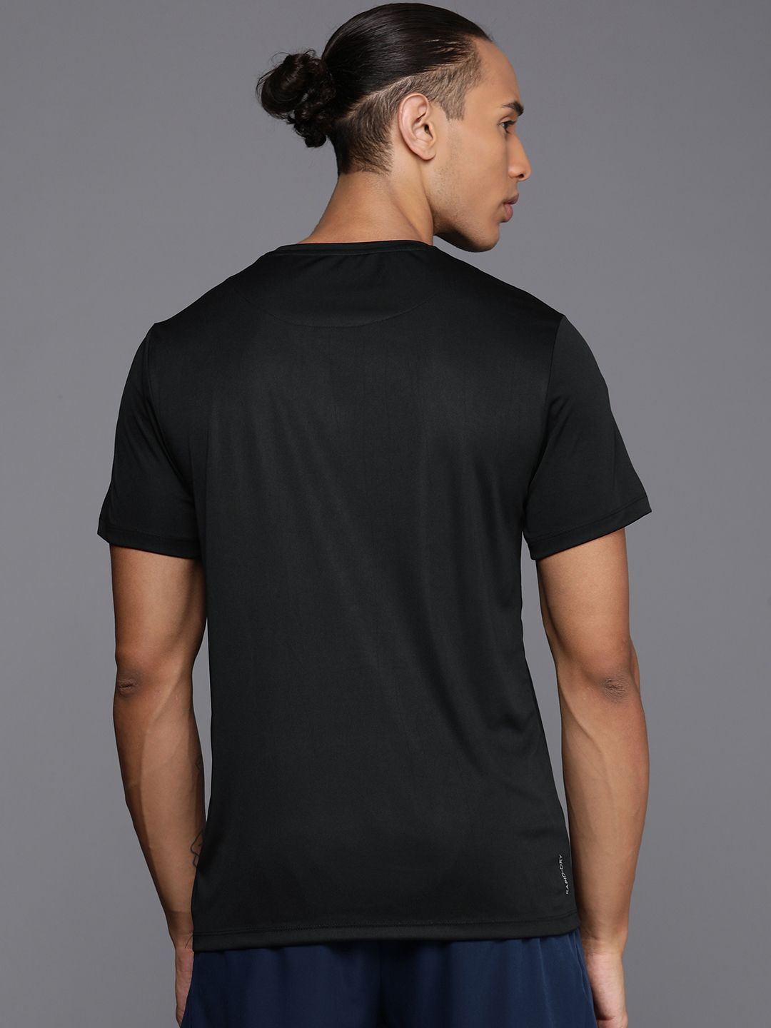 HRX by Hrithik Roshan Geometric Printed Rapid-Dry Antimicrobial Training T-shirt