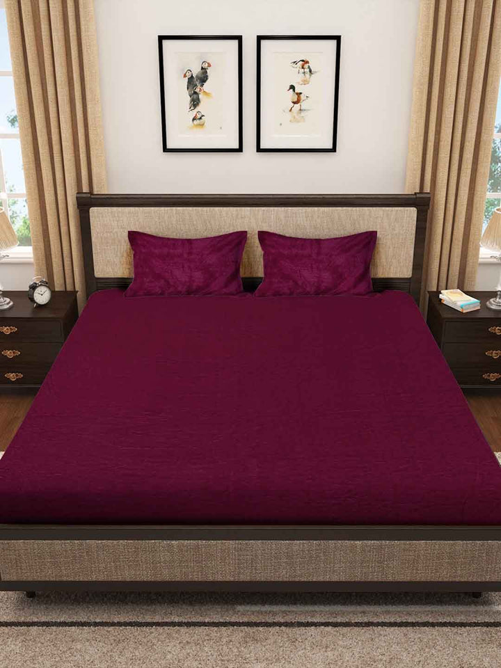 KLOTTHE Maroon Solid Dilengkapi Cadar King Bulu 300 TC Dengan 2 Sarung Bantal