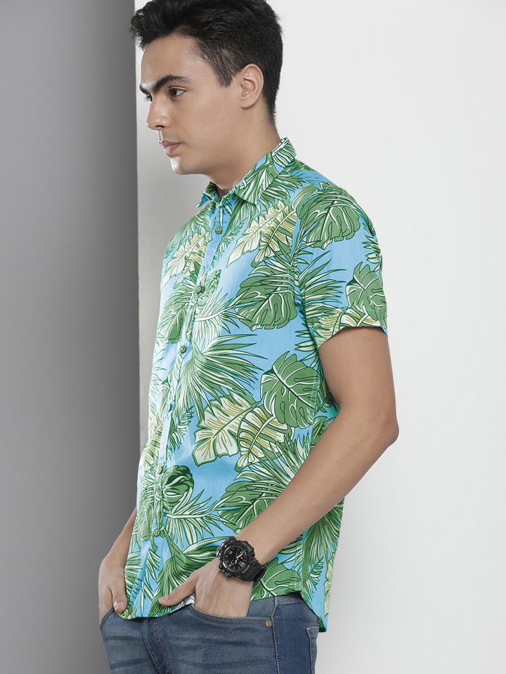 The Indian Garage Co Men Slim Fit Floral Print Resortwear Shirt