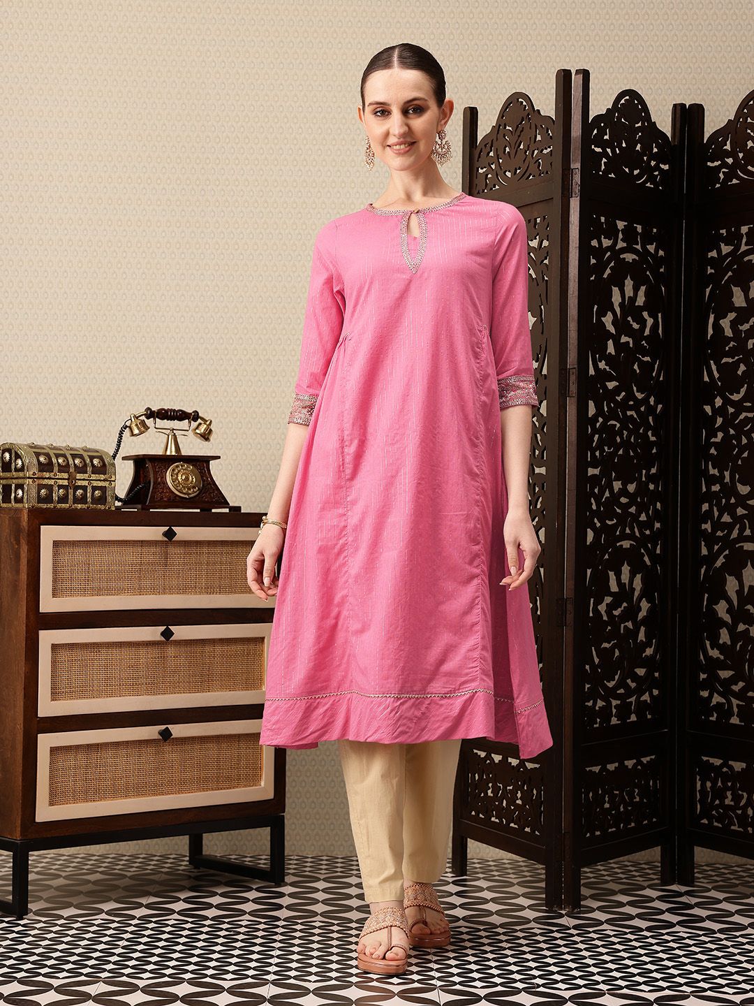 House of Pataudi Striped Keyhole Neck Sequinned A-Line Jashn Kurta
