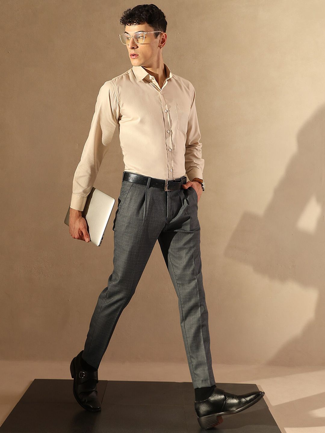 DENNISON Men Tapered Fit Self Check Pleated Trouser