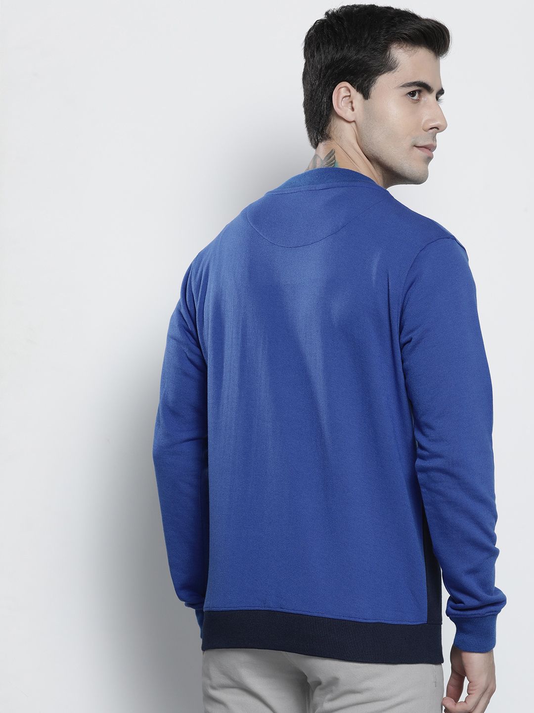 The Indian Garage Co Men Blue & White Colourblocked Sweatshirt