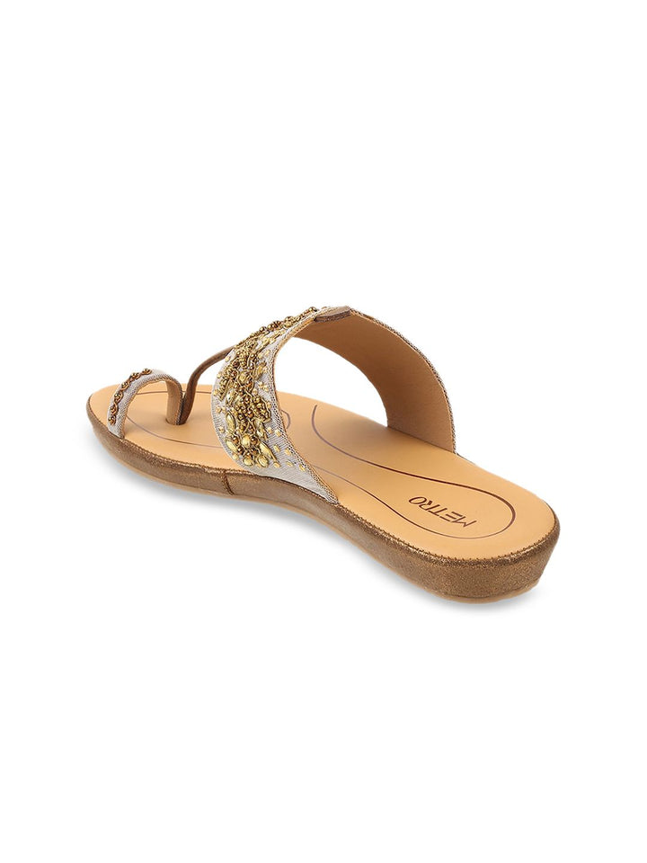 Metro Women Embellished Ethnic One Toe Flats