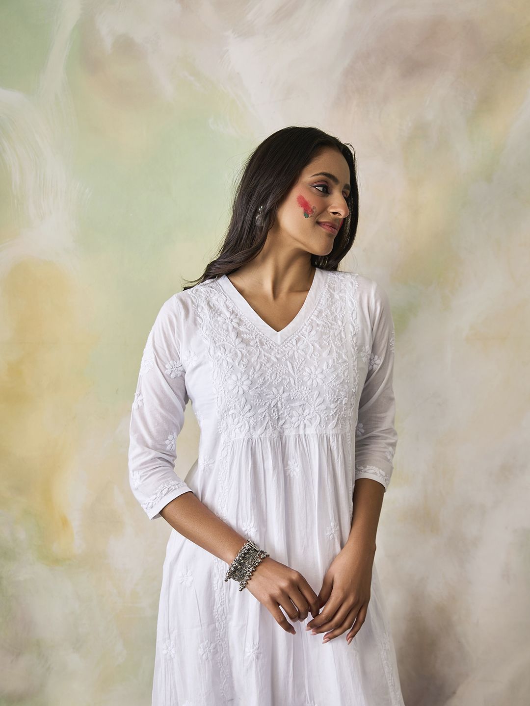 HOUSE OF KARI Women White Floral Embroidered Chikankari Floral Kurta